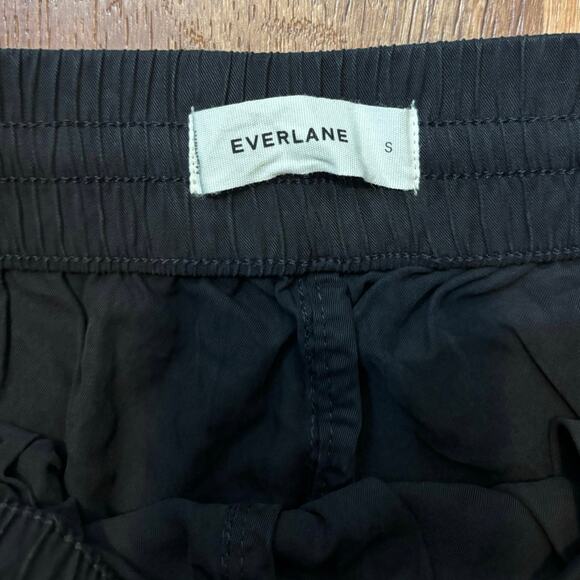 NWOT Everlane The Tapered Pant in Butterlite In Black Size Small - Picture 6 of 9